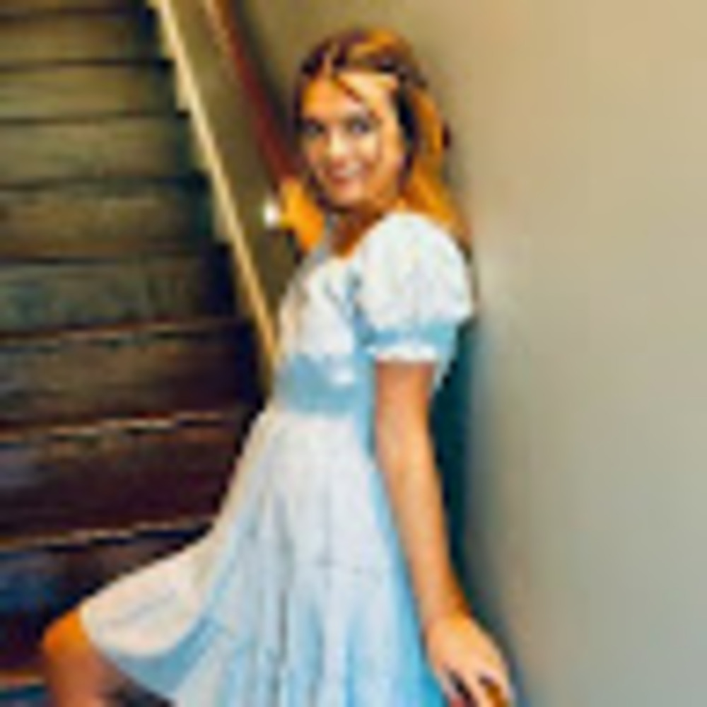 Meet your Posher, Chanel